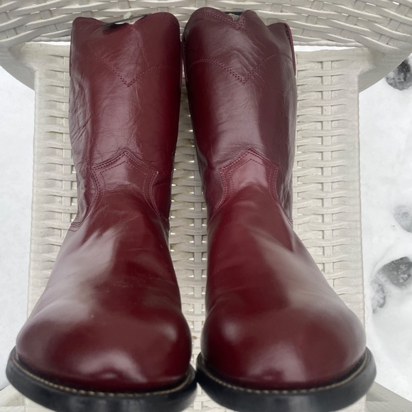 “These are brand new, never worn. Purchased but kept in closet because they were main image 15